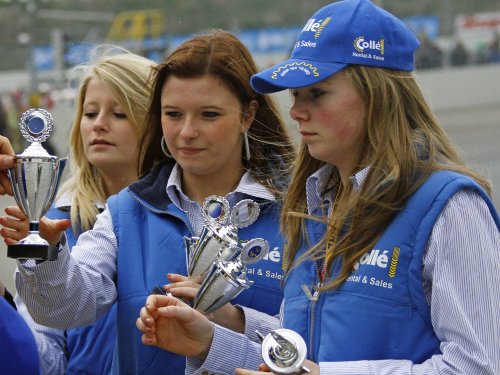 Colle Racing babes